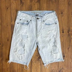 American Eagle Outfitters size 26 light wash distressed denim shorts